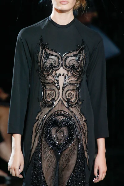 Look 76